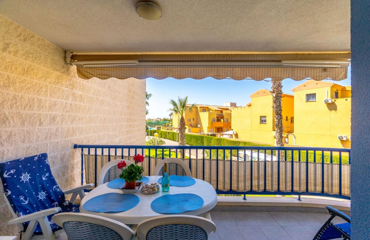 Resale - Apartment - Orihuela Costa - Campoamor