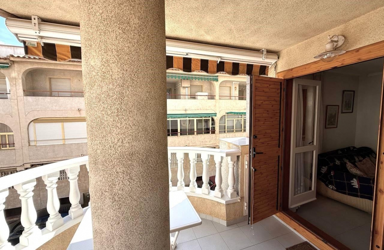 Resale - Apartment - Torrevieja - Acequion