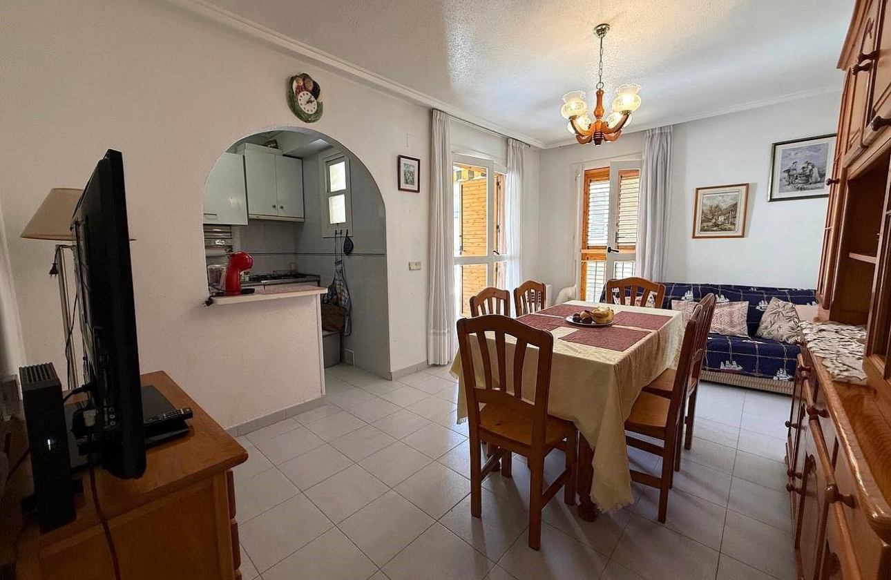 Resale - Apartment - Torrevieja - Acequion