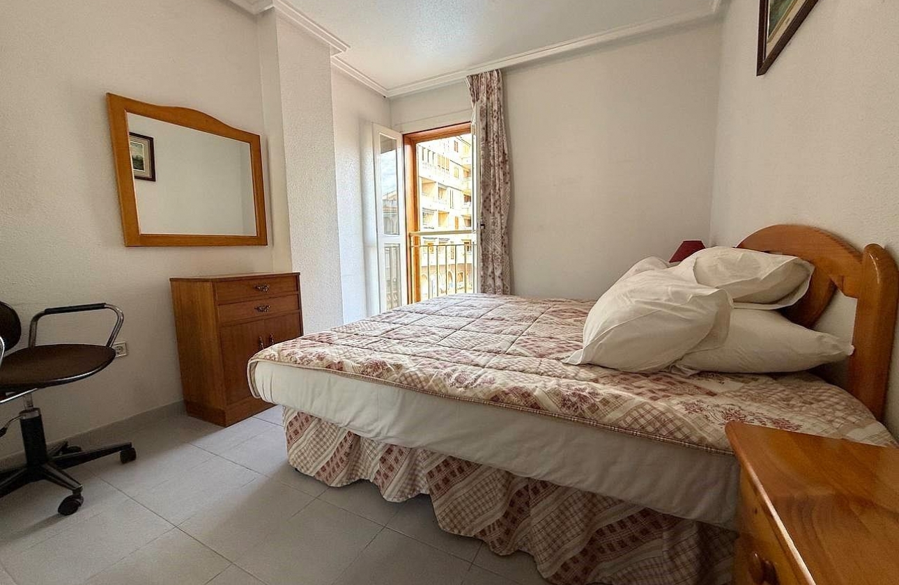 Resale - Apartment - Torrevieja - Acequion