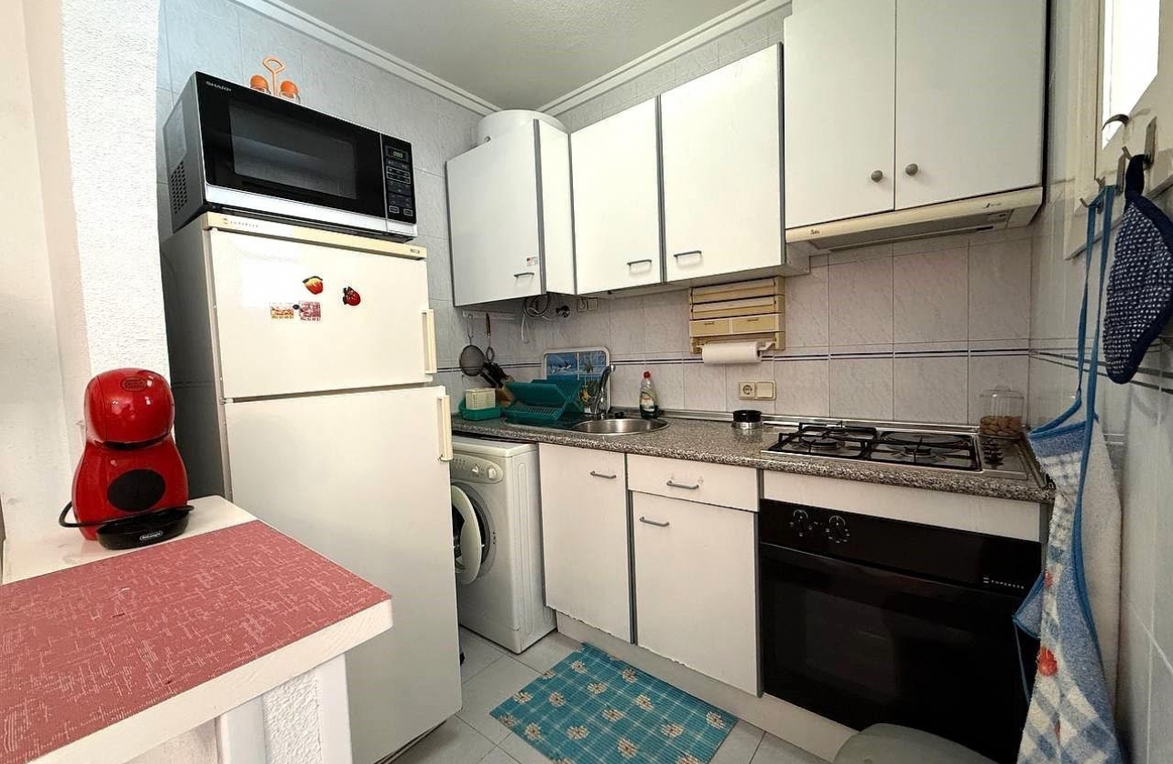 Resale - Apartment - Torrevieja - Acequion