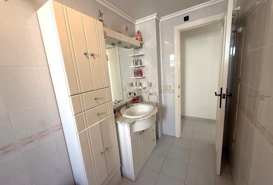 Resale - Apartment - Torrevieja - Acequion