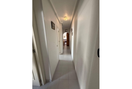 Resale - Apartment - Torrevieja - Acequion