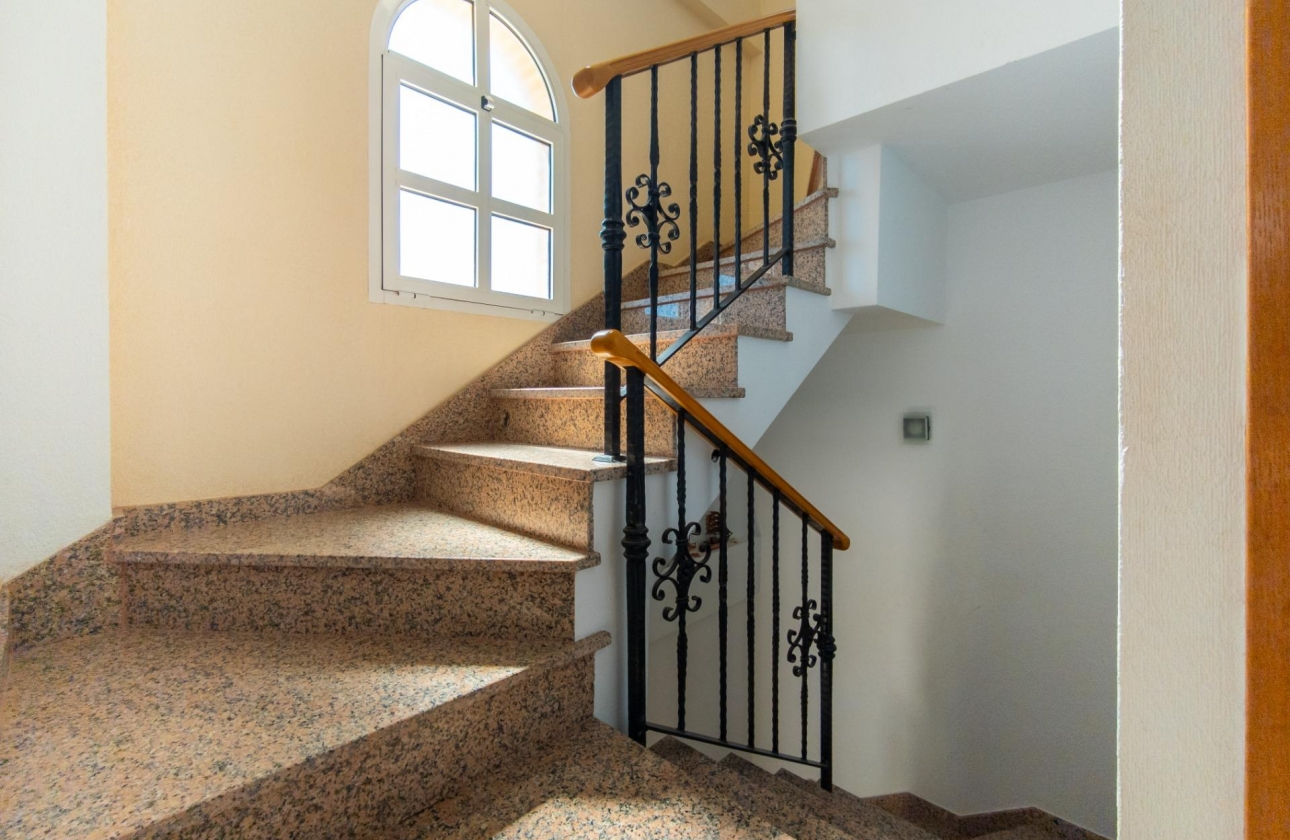 Resale - Villa - Torrevieja - La Mata