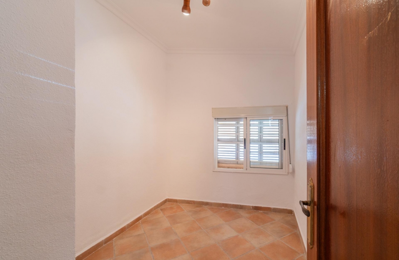 Resale - Commercial Unit - Torrevieja - Los Altos