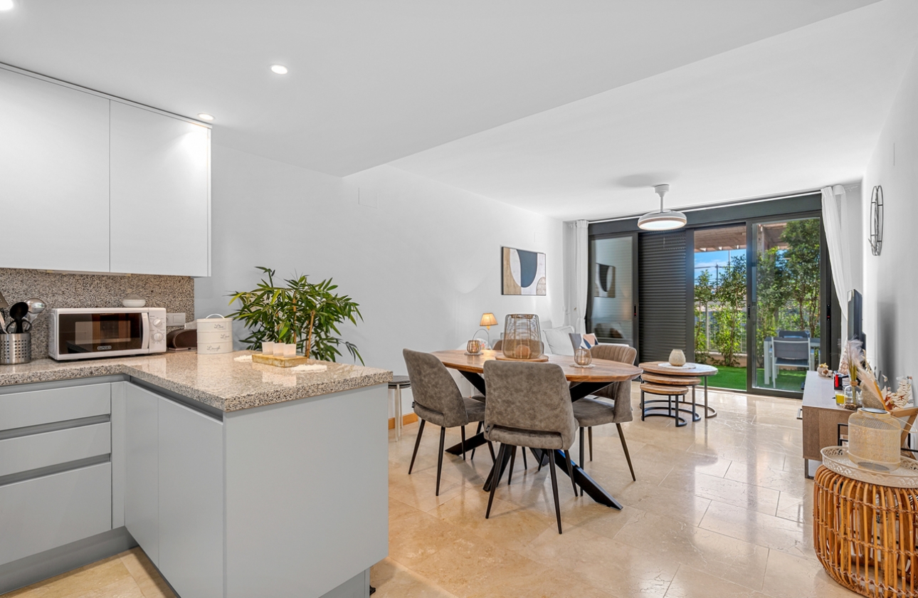 Resale - Apartment - Orihuela Costa - Campoamor