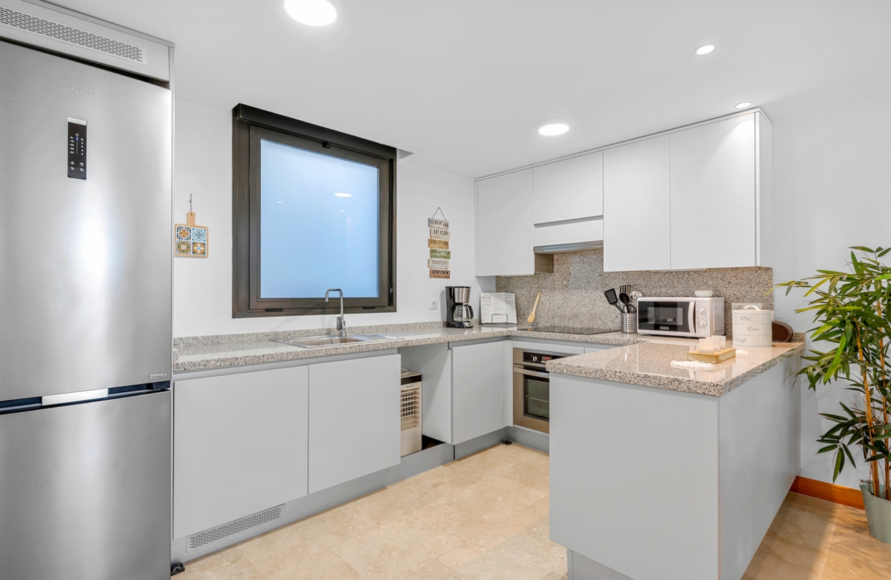 Resale - Apartment - Orihuela Costa - Campoamor