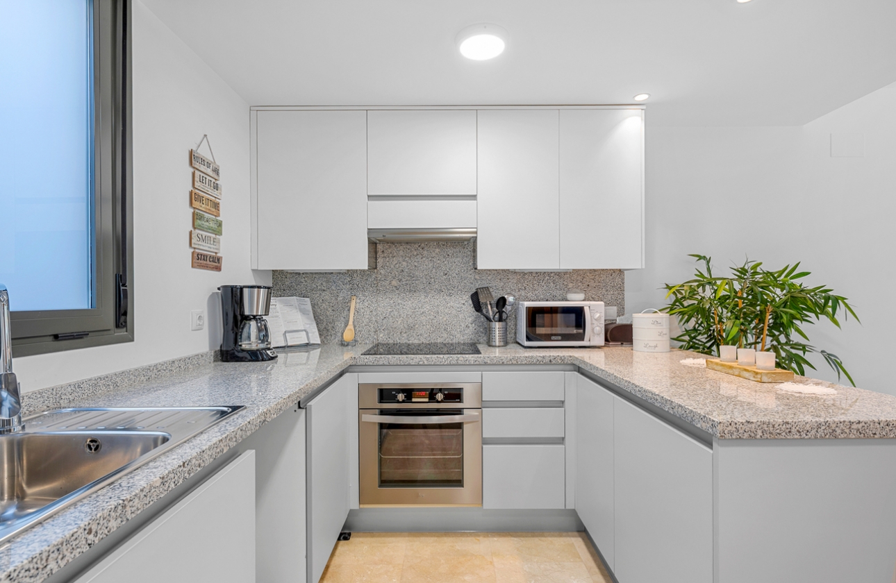 Resale - Apartment - Orihuela Costa - Campoamor