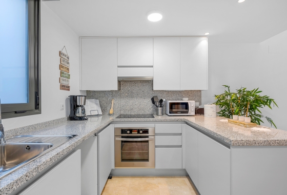 Resale - Apartment - Orihuela Costa - Campoamor