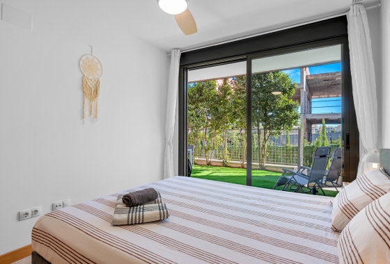 Resale - Apartment - Orihuela Costa - Campoamor