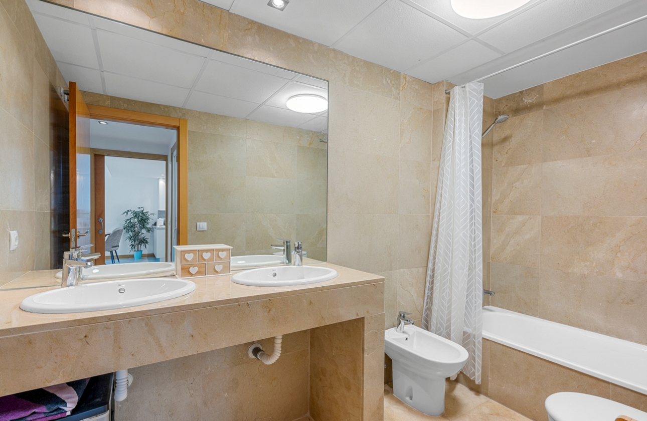 Resale - Apartment - Orihuela Costa - Campoamor