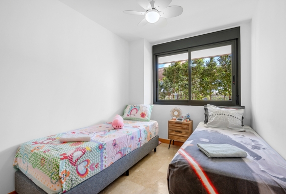 Resale - Apartment - Orihuela Costa - Campoamor