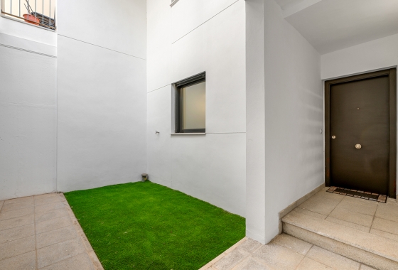 Resale - Apartment - Orihuela Costa - Campoamor