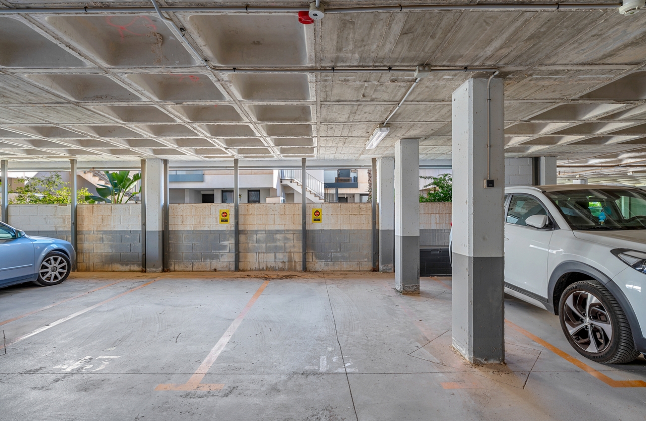 Resale - Apartment - Orihuela Costa - Campoamor