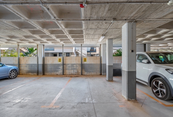 Resale - Apartment - Orihuela Costa - Campoamor