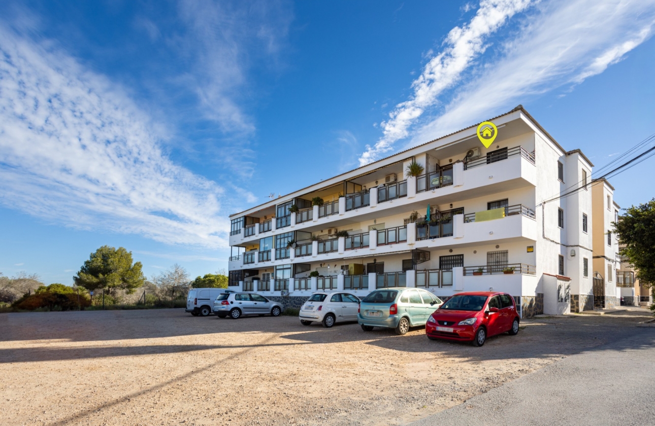 Resale - Apartment - Torrevieja - La Siesta - El Salado -  Torreta