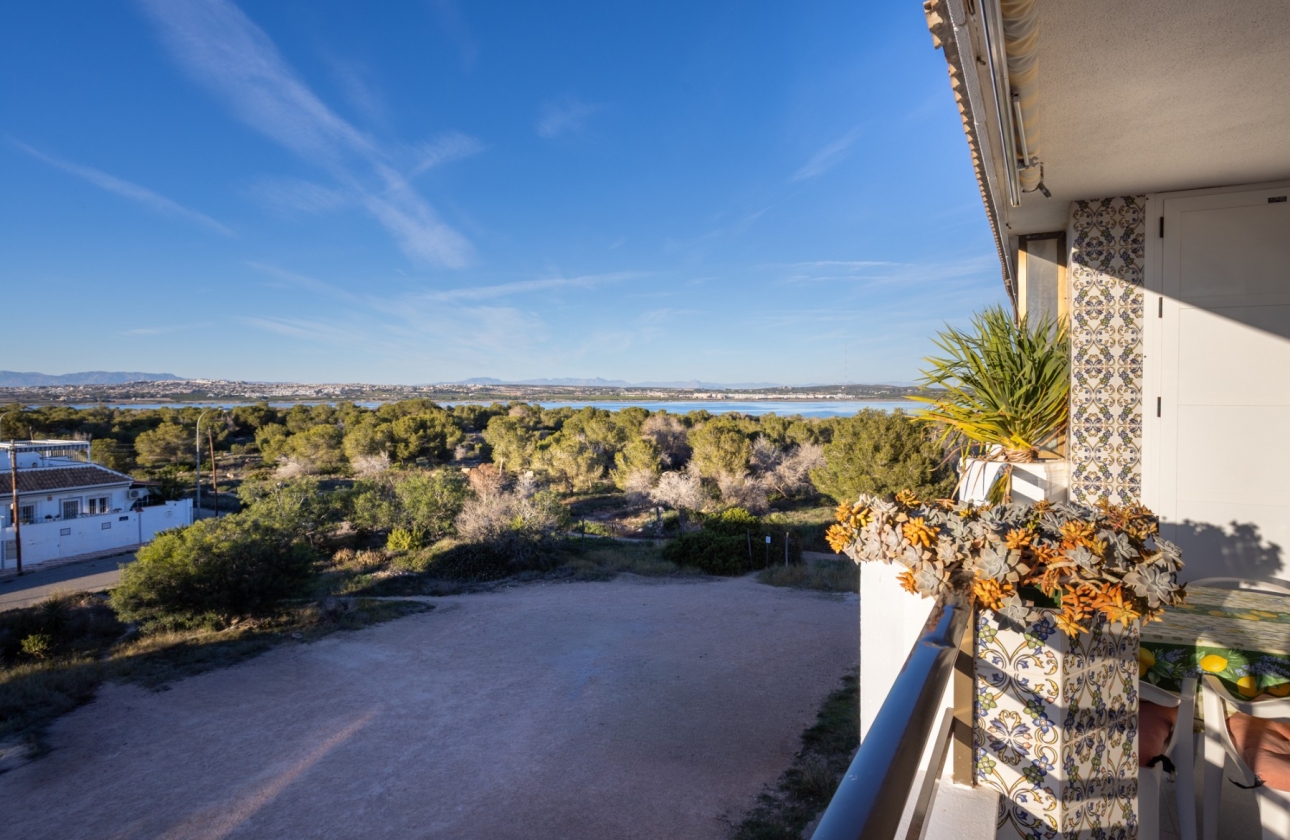 Resale - Apartment - Torrevieja - La Siesta - El Salado -  Torreta