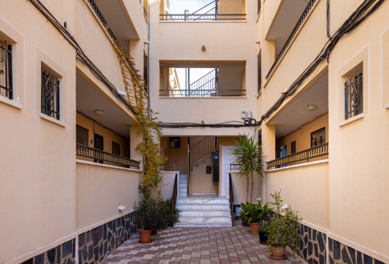 Resale - Apartment - Torrevieja - La Siesta - El Salado -  Torreta