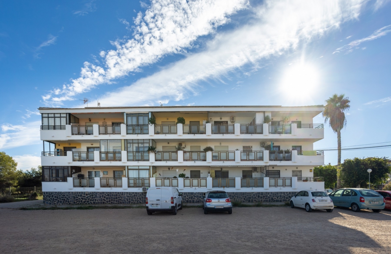 Resale - Apartment - Torrevieja - La Siesta - El Salado -  Torreta