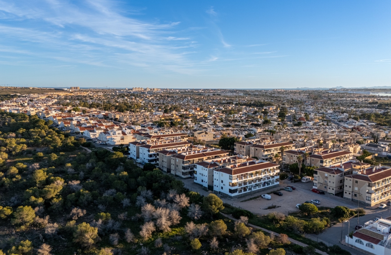 Resale - Apartment - Torrevieja - La Siesta - El Salado -  Torreta