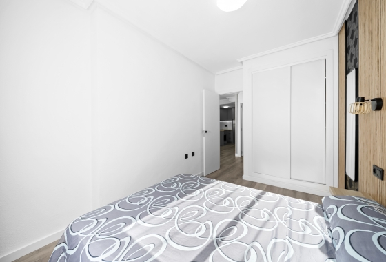 Resale - Apartment - Torrevieja - Centro