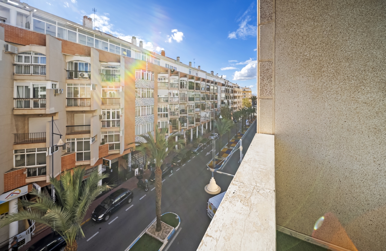 Resale - Apartment - Torrevieja - Centro