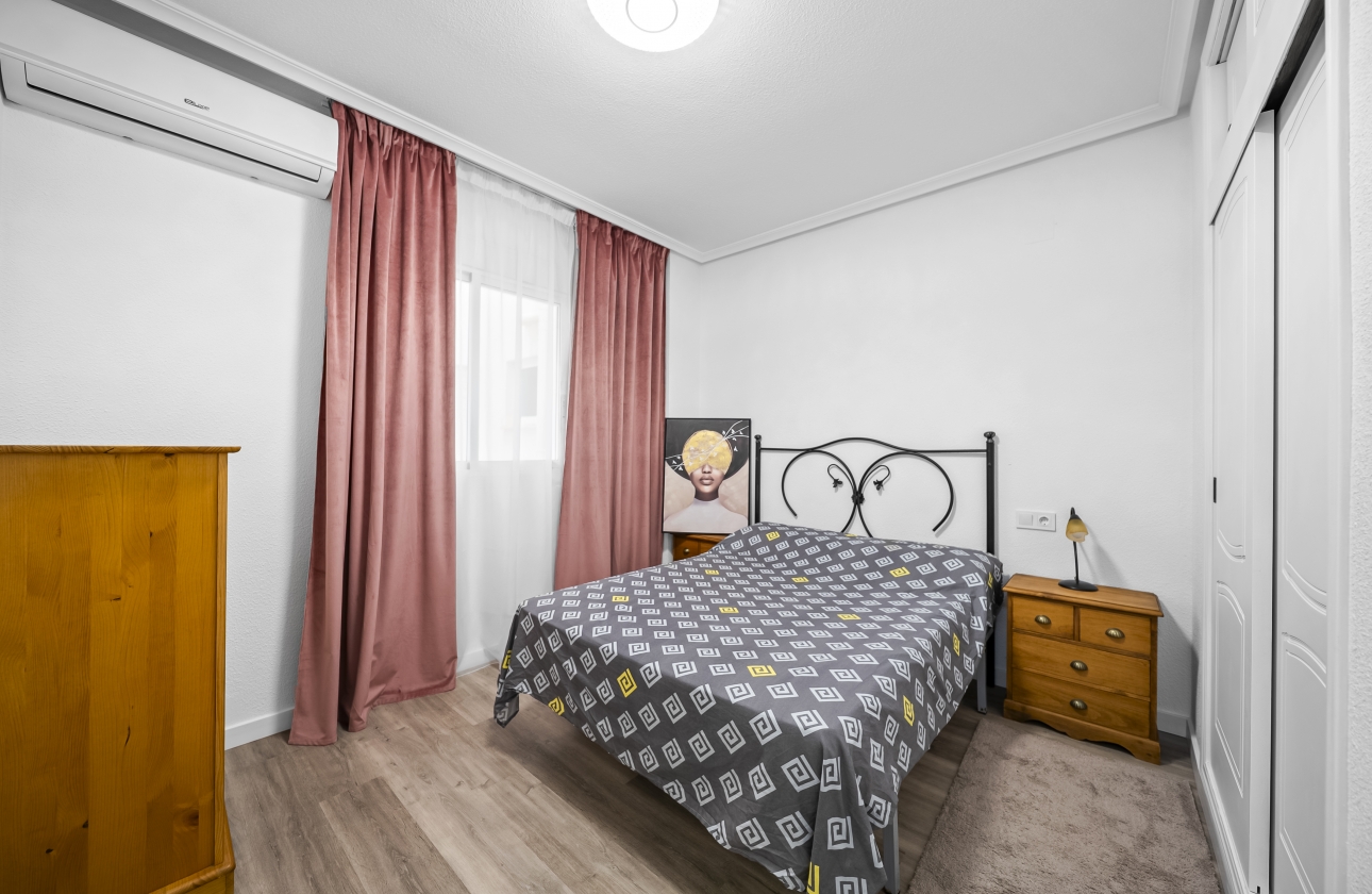 Resale - Apartment - Torrevieja - Centro