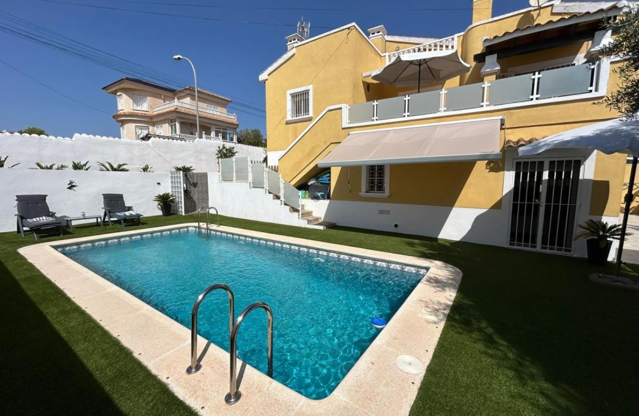 Resale - Villa - San Miguel de Salinas