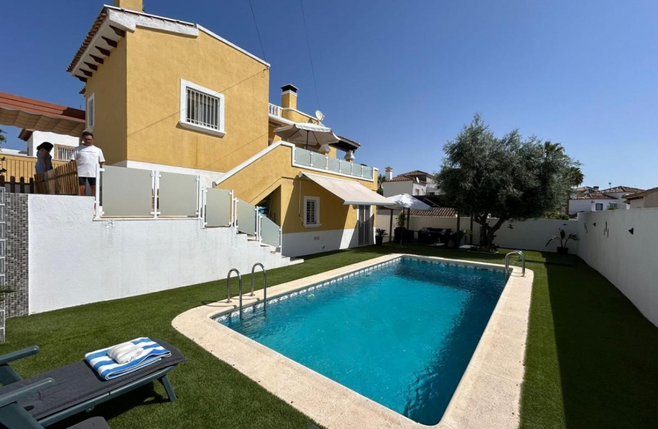 Resale - Villa - San Miguel de Salinas