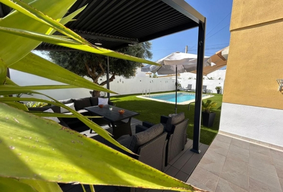 Resale - Villa - San Miguel de Salinas