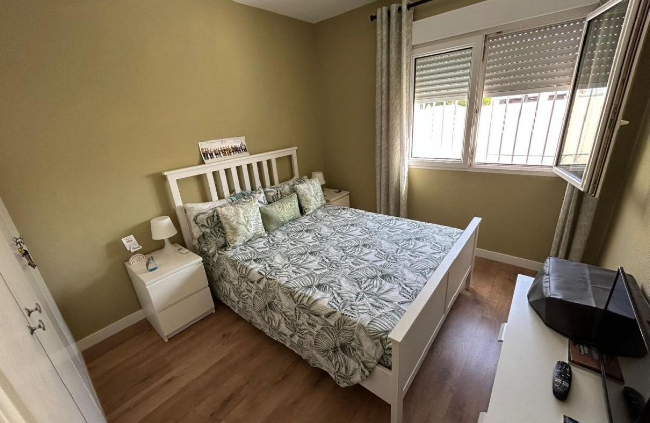 Resale - Villa - San Miguel de Salinas