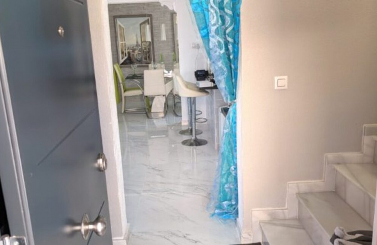 Resale - Villa - Orihuela Costa - Villamartín