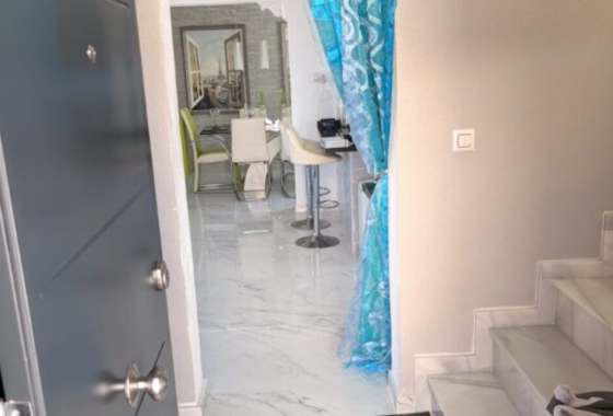 Resale - Villa - Orihuela Costa - Villamartín