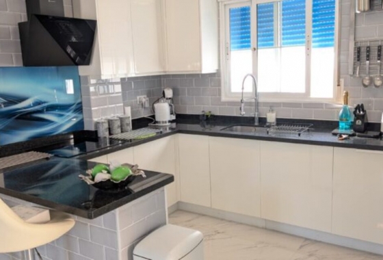 Resale - Villa - Orihuela Costa - Villamartín