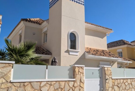 Resale - Villa - Orihuela Costa - Villamartín