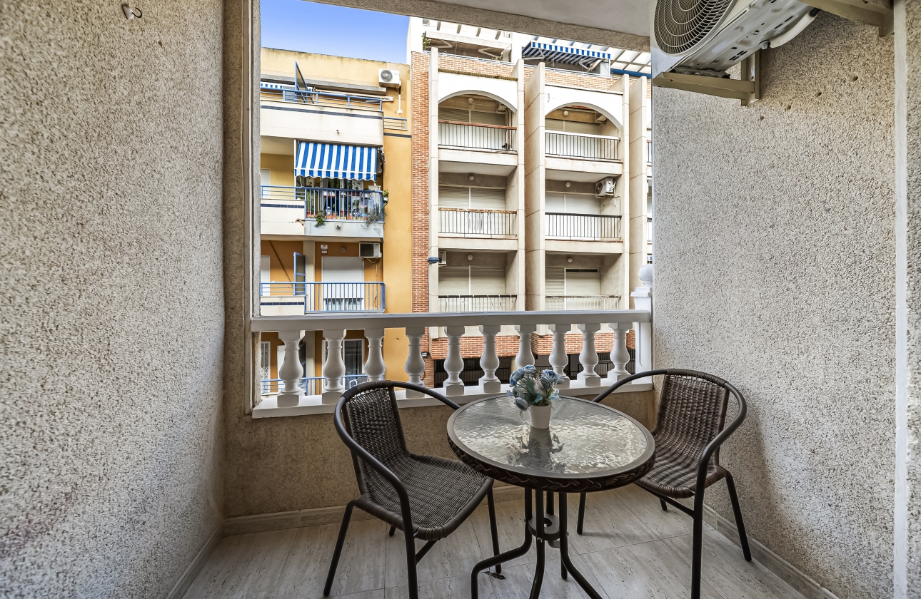 Resale - Apartment - Torrevieja - Centro