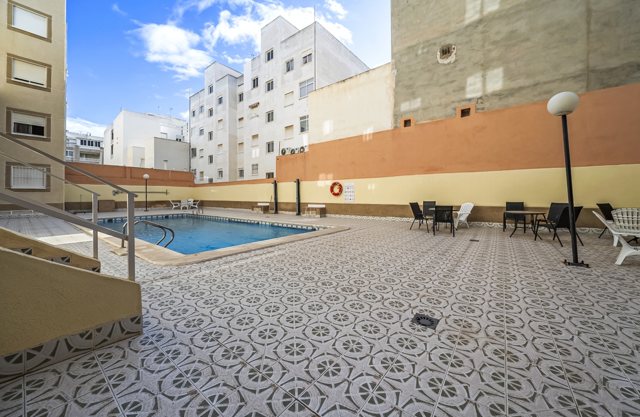 Resale - Apartment - Torrevieja - Centro