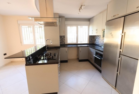 Resale - Villa - Orihuela Costa - Villamartín