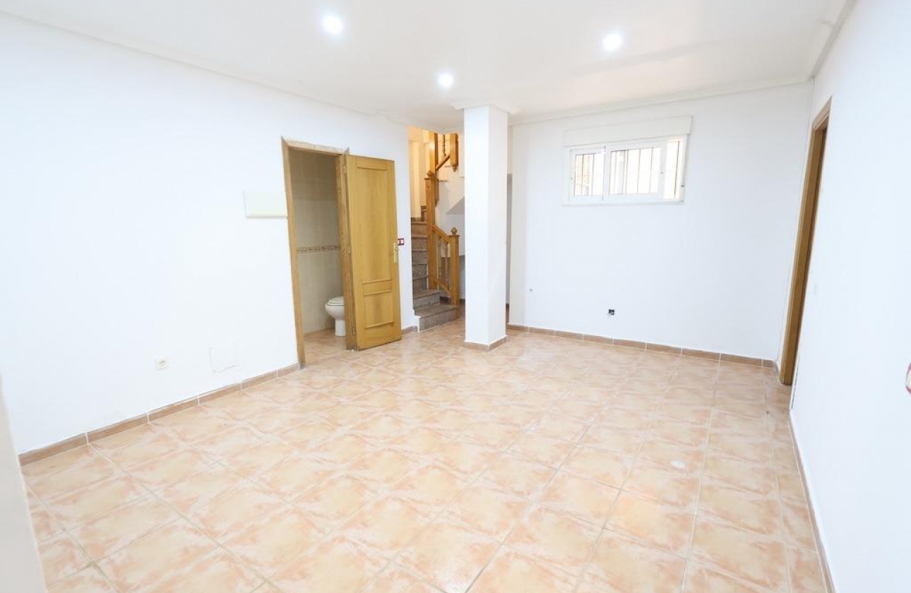 Resale - Villa - Orihuela Costa - Villamartín