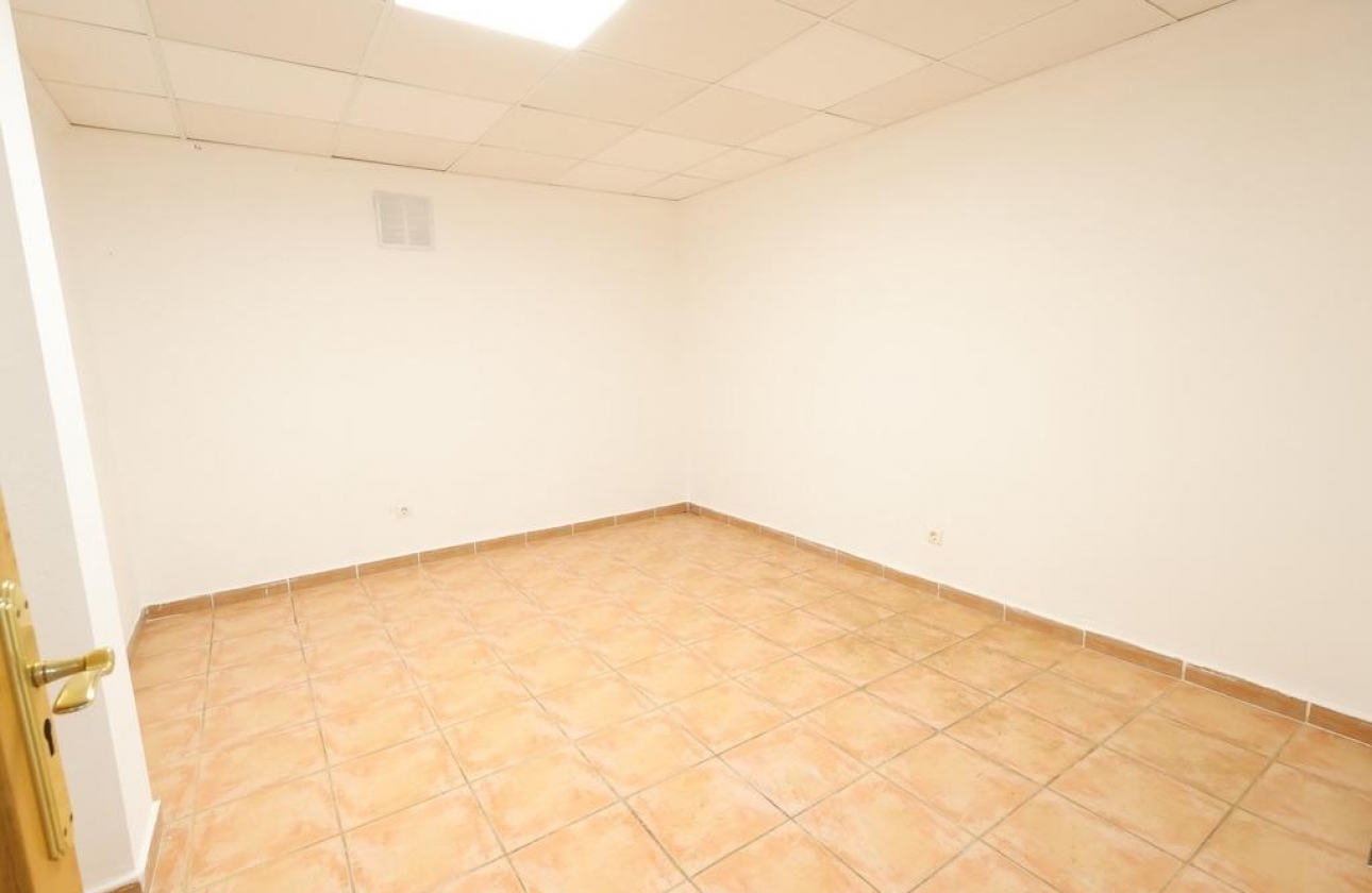 Resale - Villa - Orihuela Costa - Villamartín