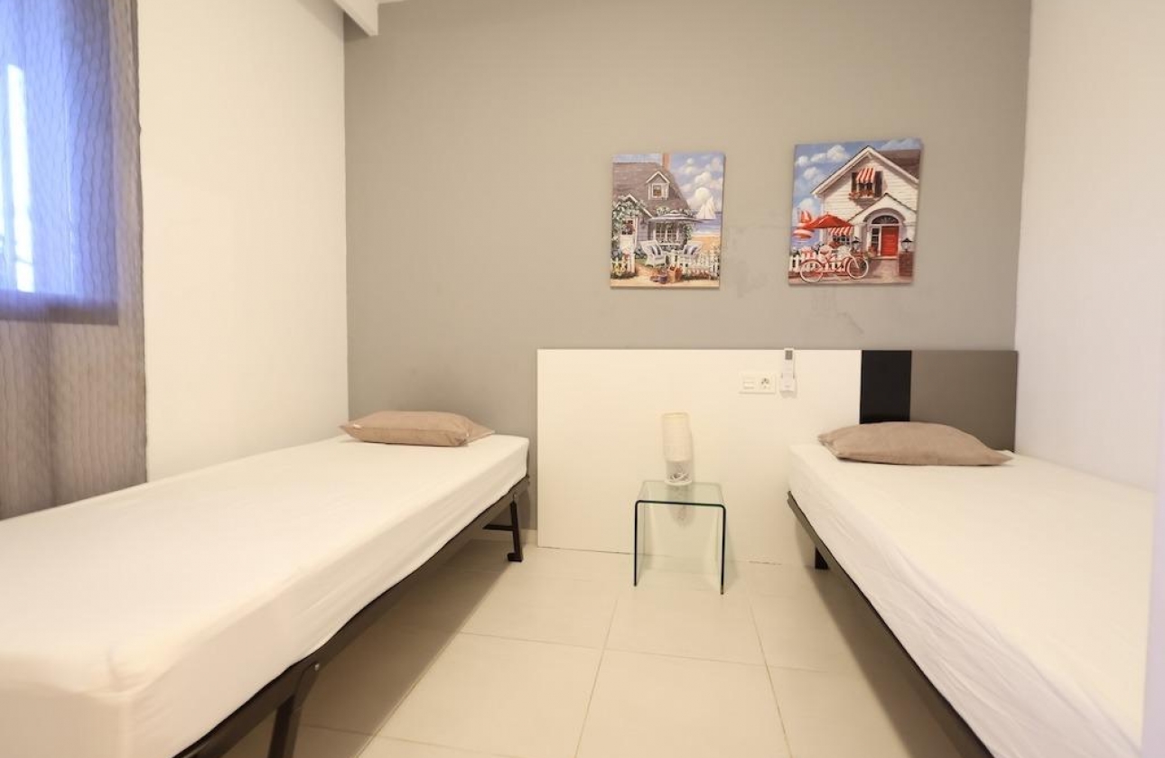 Resale - Apartment - Orihuela Costa - La Zenia