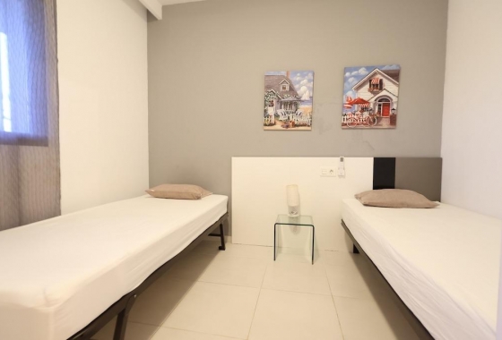 Resale - Apartment - Orihuela Costa - La Zenia