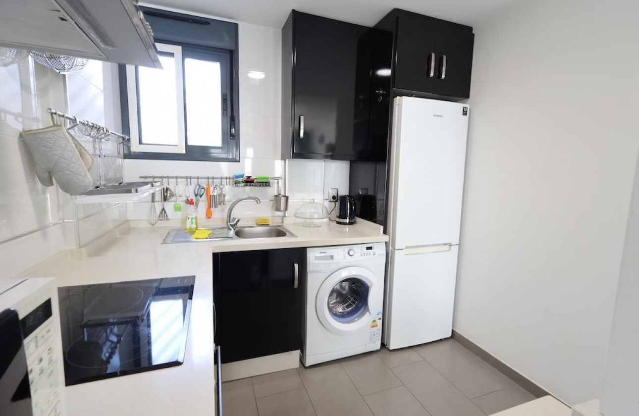 Resale - Bungalow - Orihuela Costa - La Zenia