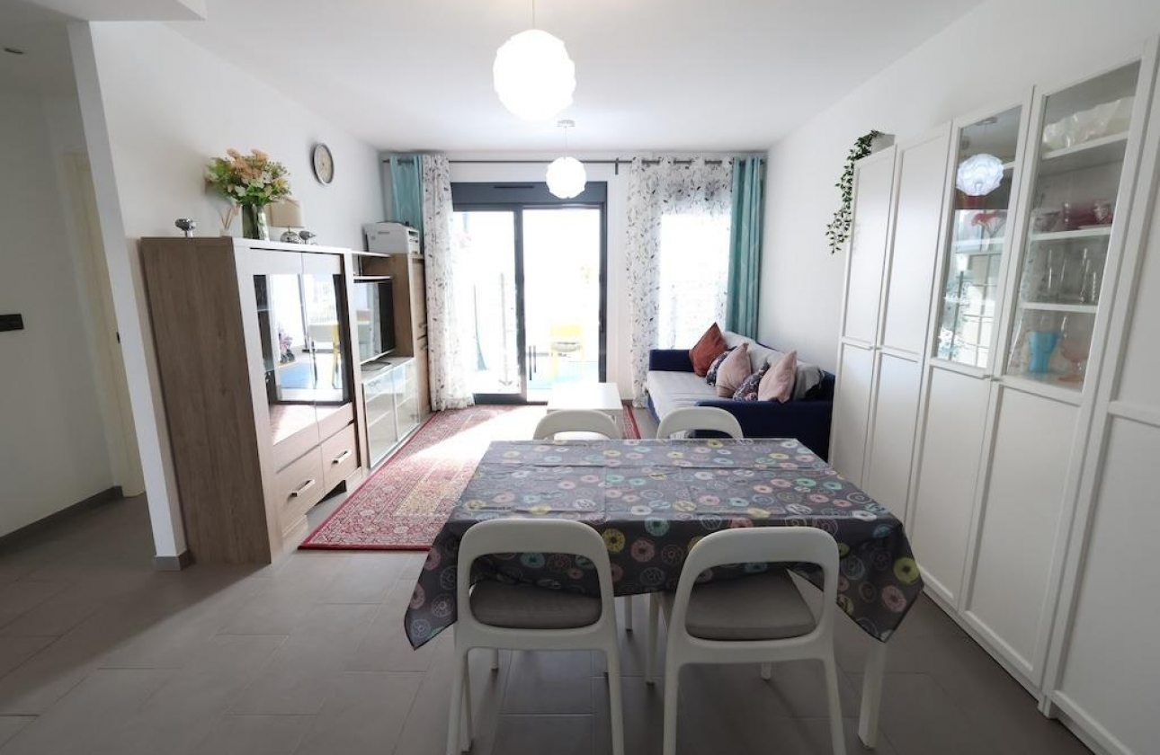 Resale - Bungalow - Orihuela Costa - La Zenia