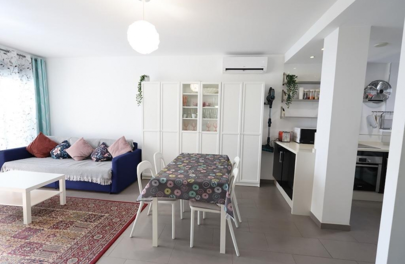 Resale - Bungalow - Orihuela Costa - La Zenia
