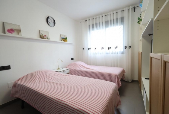 Resale - Bungalow - Orihuela Costa - La Zenia