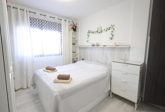 Resale - Bungalow - Orihuela Costa - La Zenia