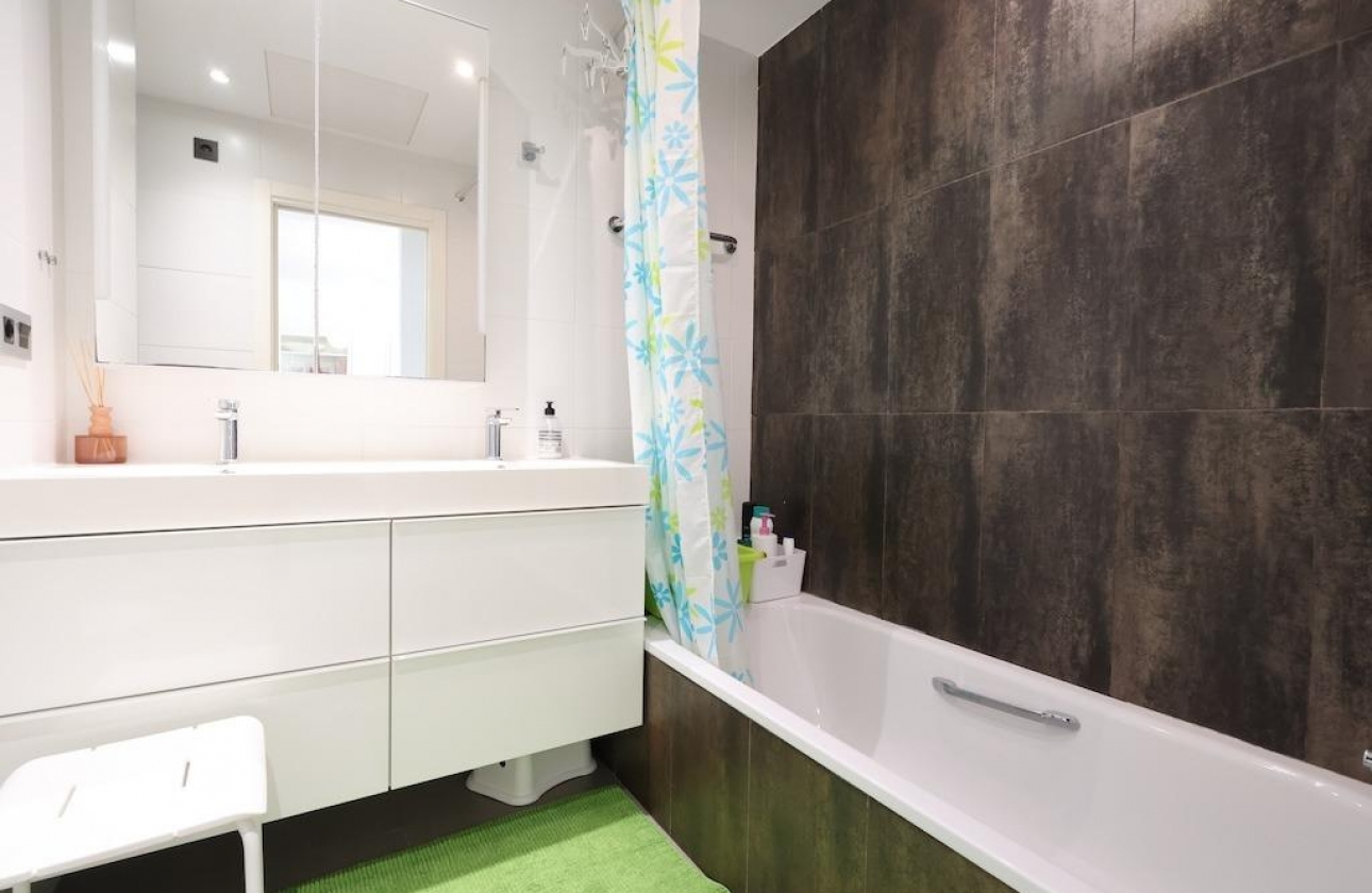 Resale - Bungalow - Orihuela Costa - La Zenia