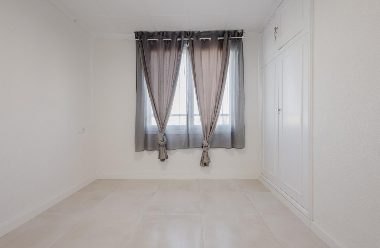 Resale - Apartment - Torrevieja