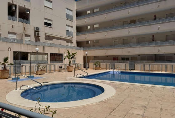 Resale - Apartment - Almoradí